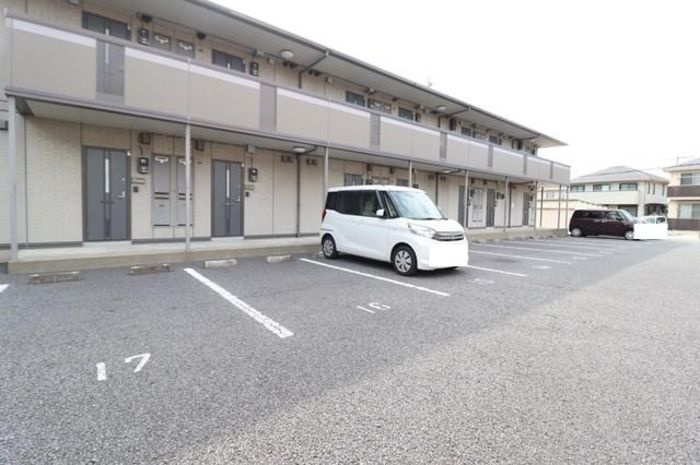 ステラコートの駐車場