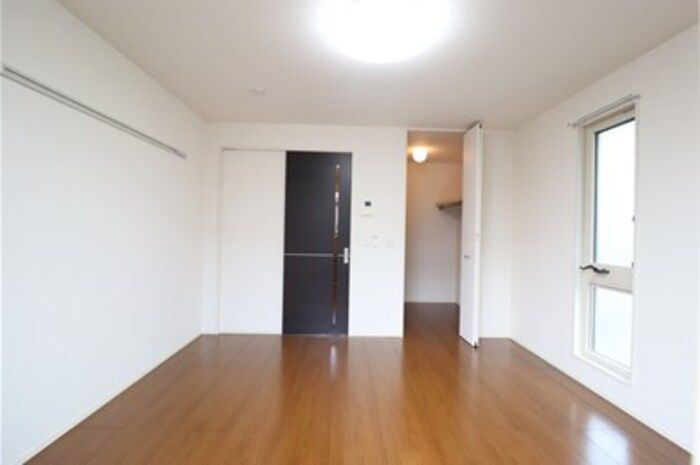 ストラール　Ａの居間・リビング