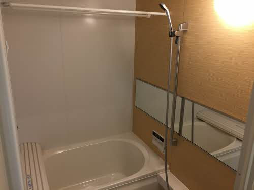 シャーメゾン千里丘の浴室