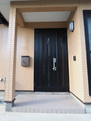 【玄関】 | 中古戸建　小倉寺稲荷田 | ★内覧予約でブランド米2kg★