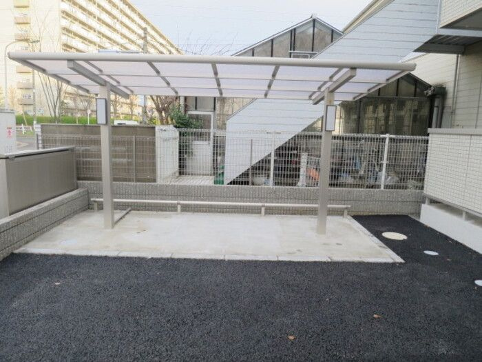 ノエル新松戸の駐車場