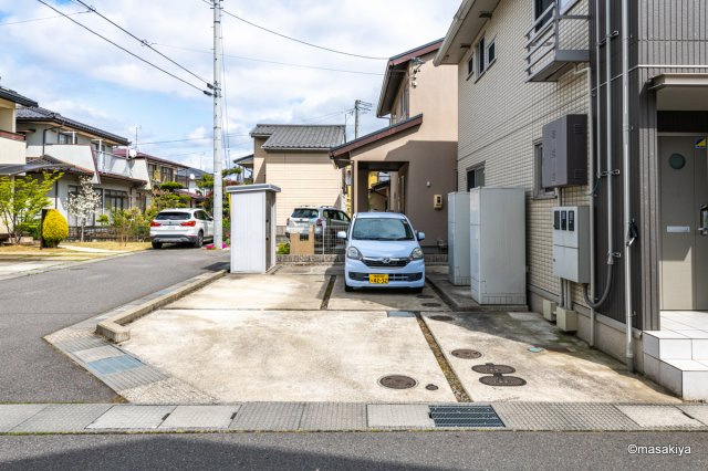 ブランシェ高田の駐車場