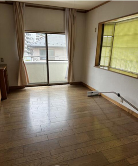 【洋室】 | 甲府市北新2丁目 中古戸建 広々5LDK 90坪角地 | バルコニー付き
