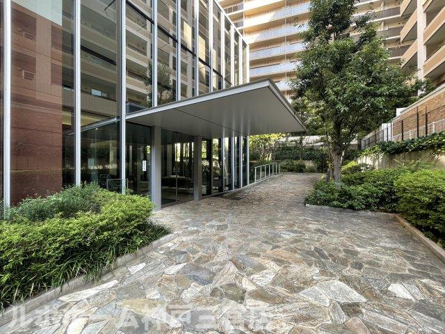 トア山手ザ・神戸タワーのエントランス