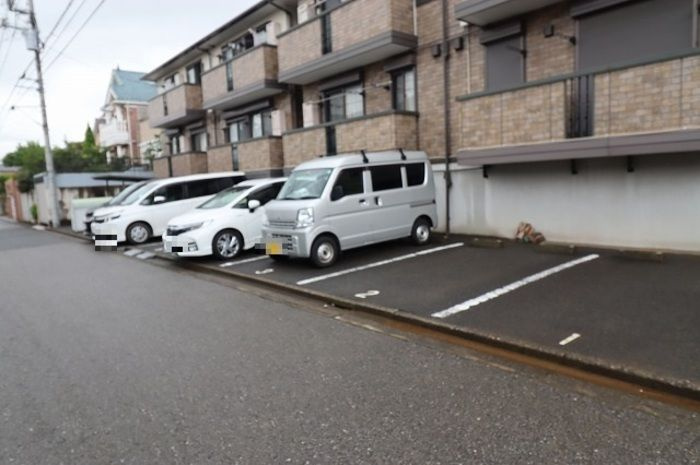 フォレスト・ヴィラの駐車場