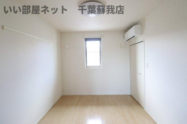 レモンハウスⅡの寝室|落ち着いて過ごせるお部屋なので、寝室にいかがでしょうか