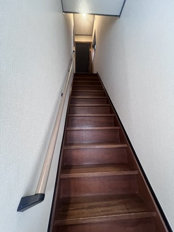 野田町8丁目貸家の玄関
