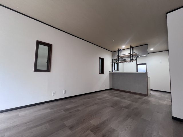 野田町8丁目貸家の居間・リビング
