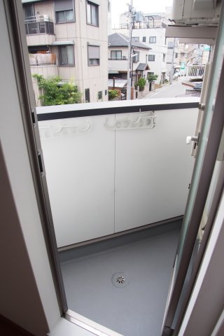 ツル菅原ハイツのバルコニー