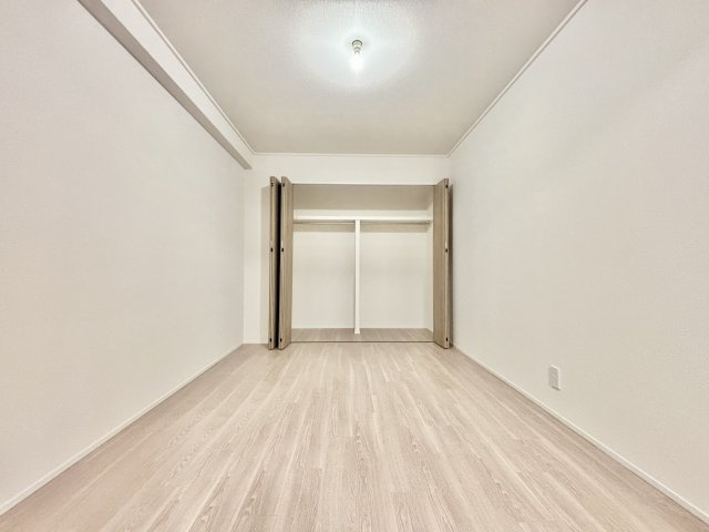 コート六甲鶴甲の洋室