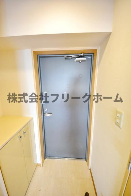 武蔵野市境南町２丁目の賃貸マンションの玄関