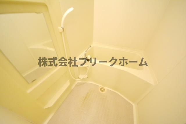 武蔵野市境南町２丁目の賃貸マンションの浴室