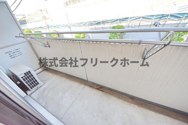 武蔵野市境南町２丁目の賃貸マンションのバルコニー