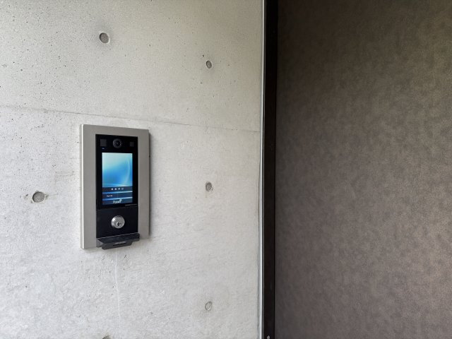 ウェルスクエア万代東のエントランス