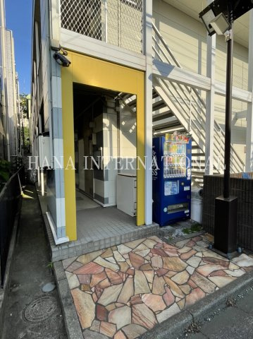レオパレスソフィアハイツのエントランス