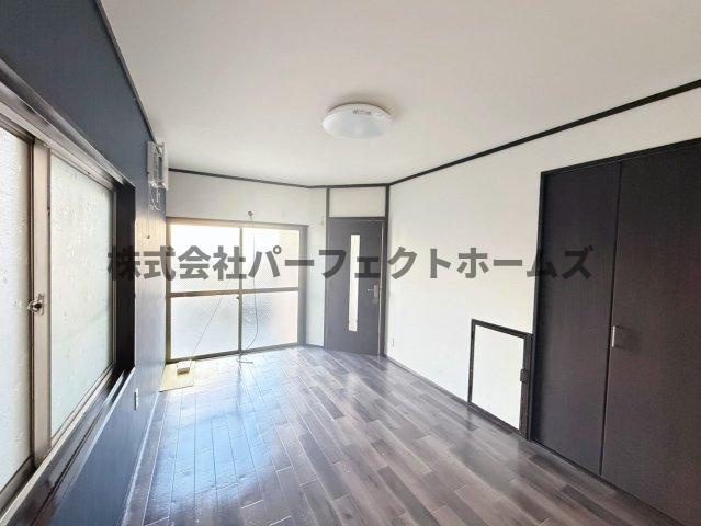 招提南町テラスハウスの居間・リビング|ゆったり過ごせる居間です