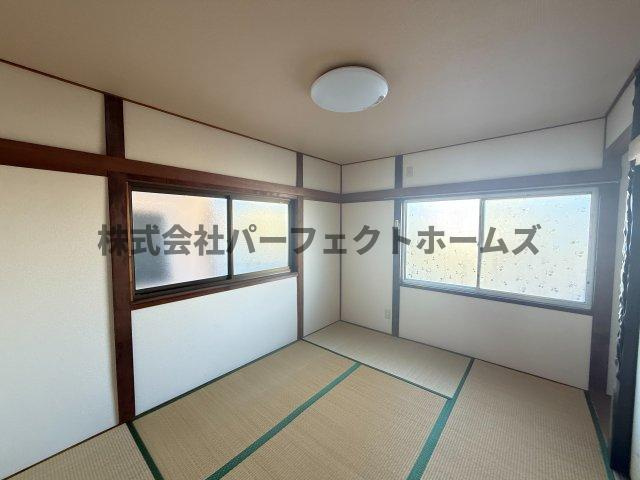 招提南町テラスハウスの和室|きれいな和室です