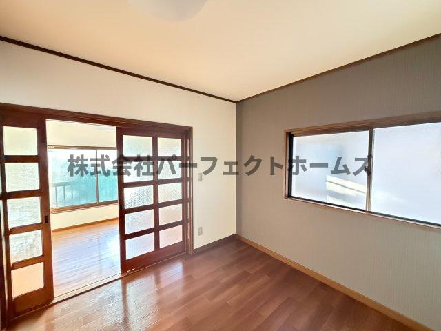 招提南町テラスハウスの洋室|ゆったりした洋室です