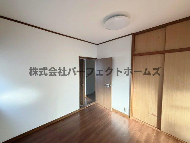 招提南町テラスハウスの洋室|コンパクトで使いやすい洋室です