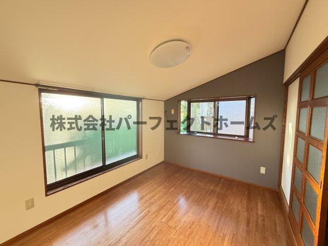 招提南町テラスハウスの洋室|きれいな洋室です