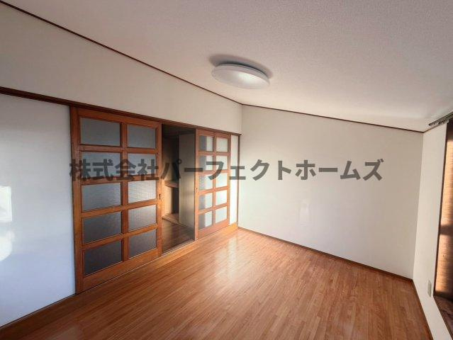 招提南町テラスハウスの洋室|コンパクトで使いやすい洋室です