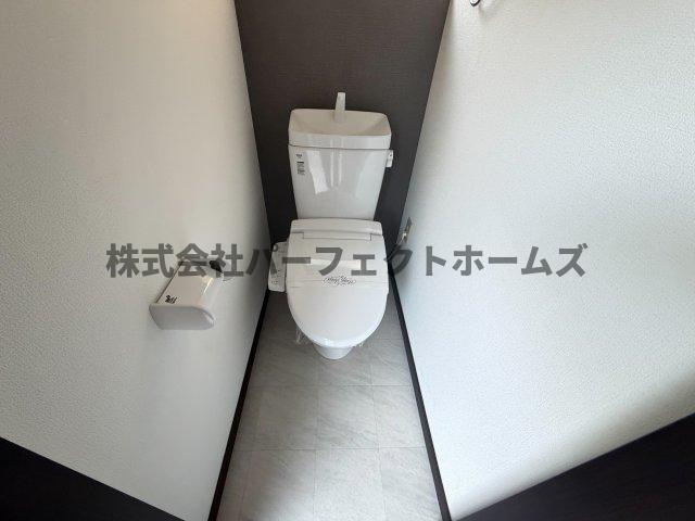 招提南町テラスハウスのトイレ|清潔感のあるトイレです