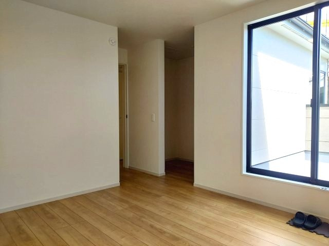 宝塚市売布1丁目新築一戸建の洋室|2階洋室約9.4帖（ウォークインクローゼット含む）