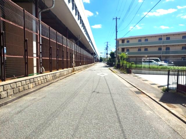 宝塚市売布1丁目新築一戸建の前面道路含む現地写真|北東側道路