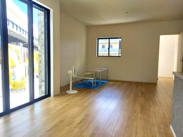 宝塚市売布1丁目新築一戸建の居間・リビング