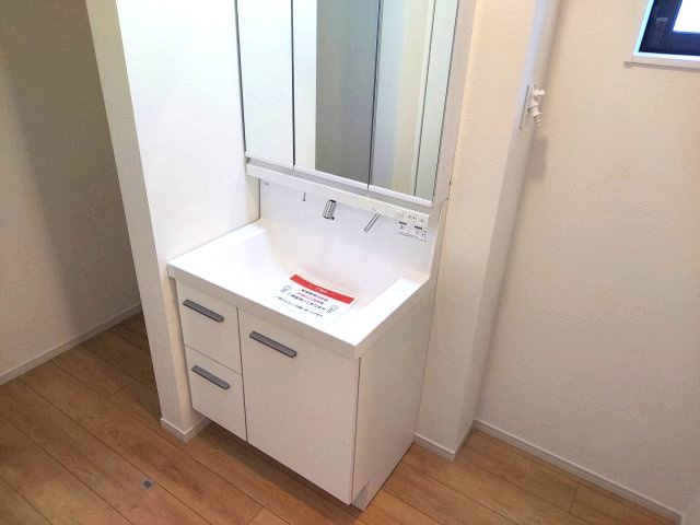 宝塚市売布1丁目新築一戸建の独立洗面台|洗面化粧台