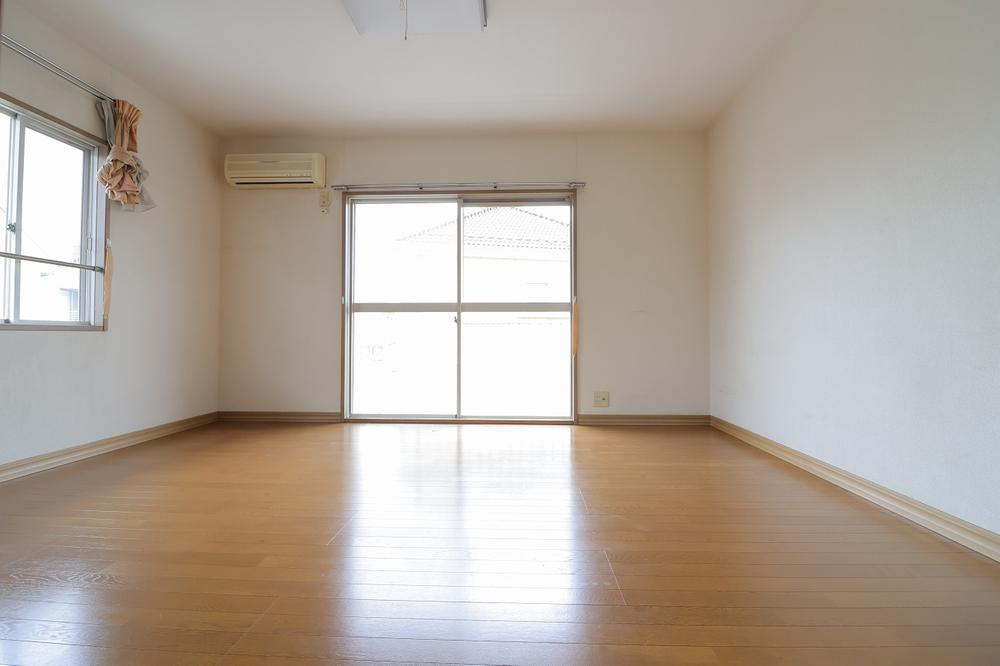 小山市横倉新田　中古戸建の洋室