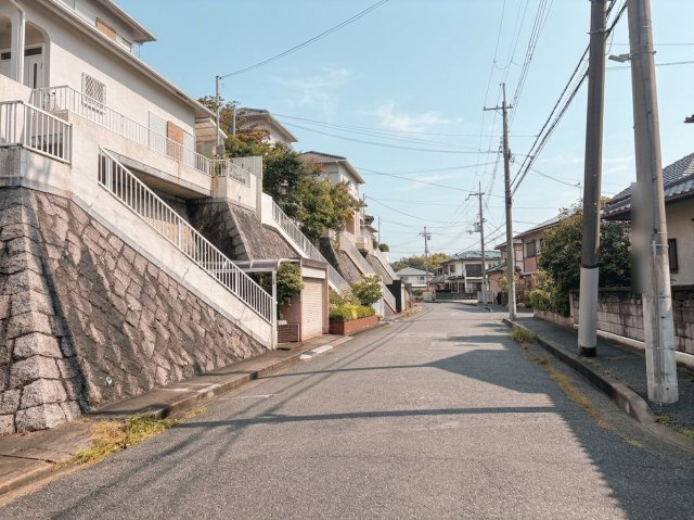 明石市大久保町緑が丘戸建の前面道路含む現地写真