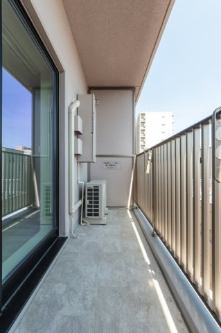 パークアクシス横浜伊勢佐木町通りのバルコニー|※写真は同タイプ住戸です。