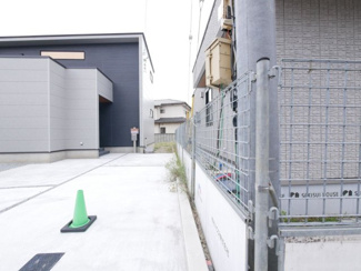 【周辺】 | 昭和町西条 オール電化新築戸建 国母駅歩4分 ＺＥＨ水準住宅 | 西側境界