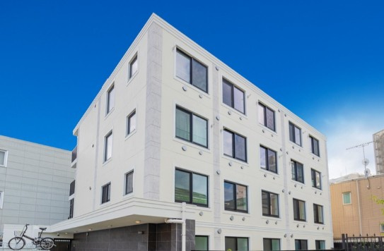 【外観】 | SOLASIA residence荻窪 | 鉄筋コンクリート造のがっちりとした建物。