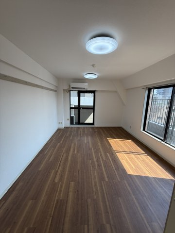 ライオンズマンション横浜伊勢佐木町の居間・リビング