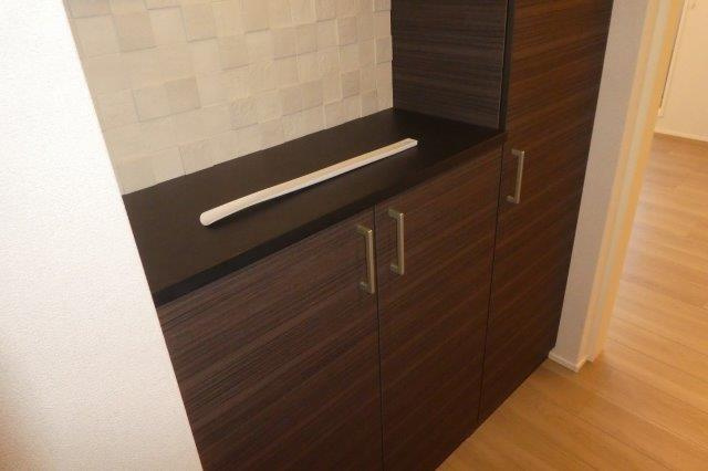 倉敷市八王寺町の賃貸マンションの内装|シューズボックス