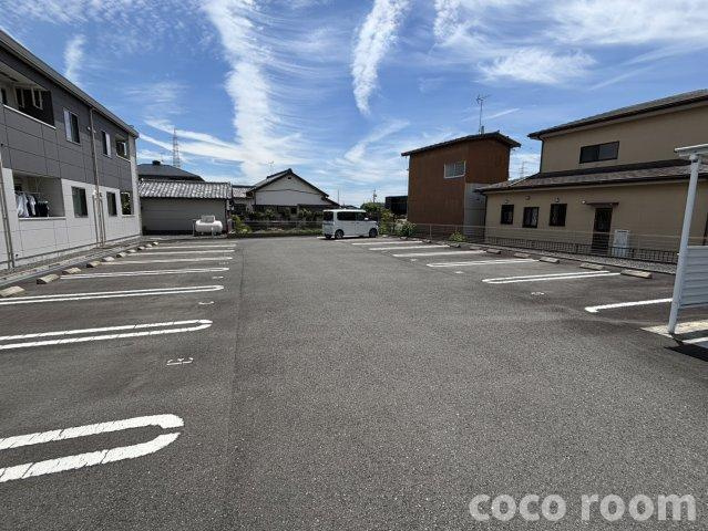 ブラウニーの駐車場