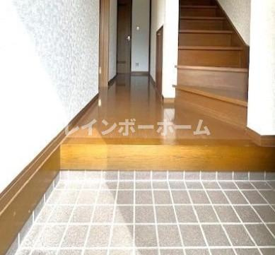 メゾンエモックⅡの玄関