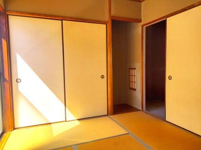 宝塚市逆瀬台6丁目テラスハウスの和室|2階和室約6帖