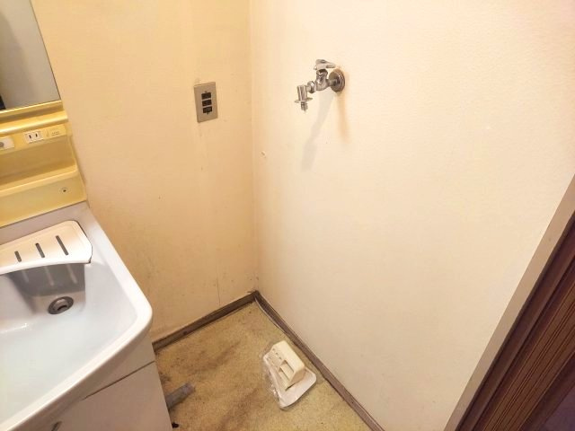 宝塚市逆瀬台6丁目テラスハウスの洗面所|洗濯機置場