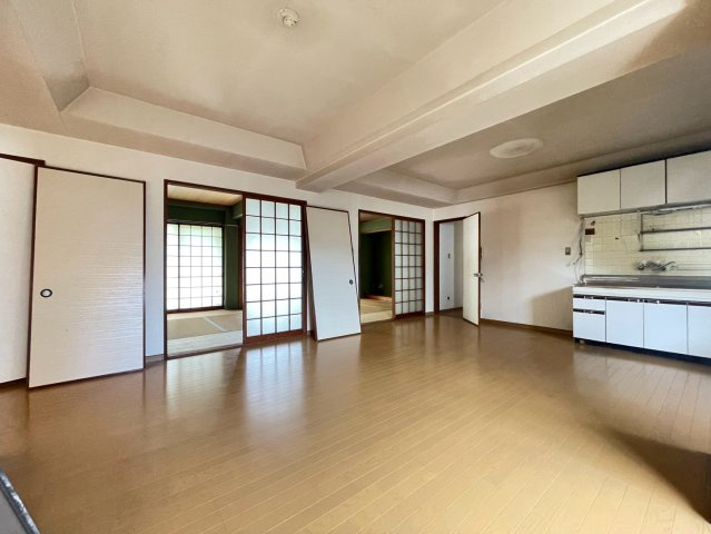 三浦ビルの居間・リビング