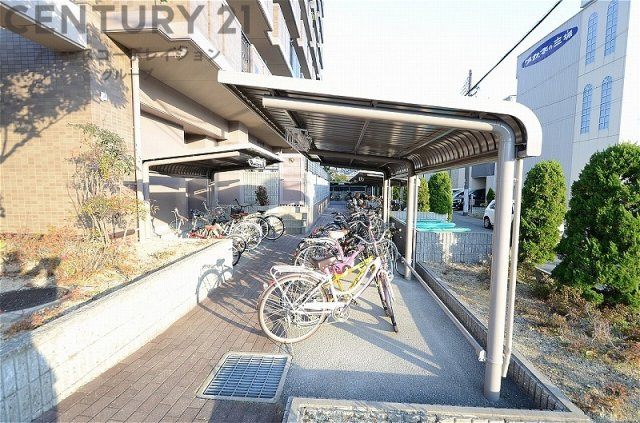 屋根付き駐輪場