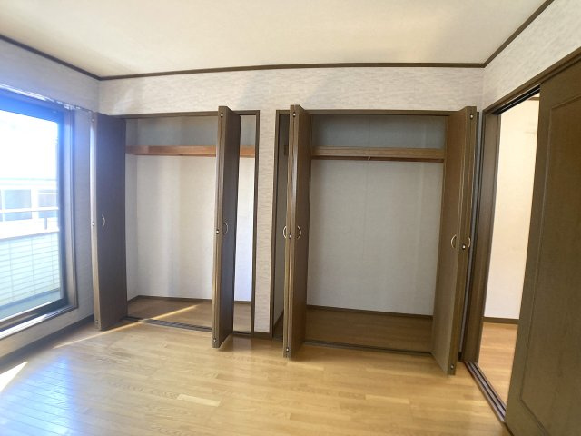 神戸市長田区長田天神町２丁目の一戸建ての収納|大型収納が各部屋にあります
