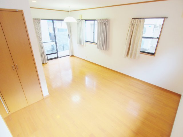 広島市安芸区矢野西５丁目の一戸建ての居間・リビング