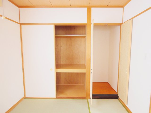 広島市安芸区矢野西５丁目の一戸建ての収納