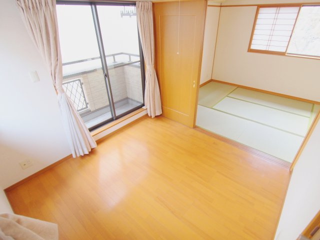 広島市安芸区矢野西５丁目の一戸建ての洋室