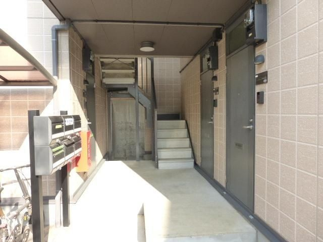 ドエル参番館のエントランス
