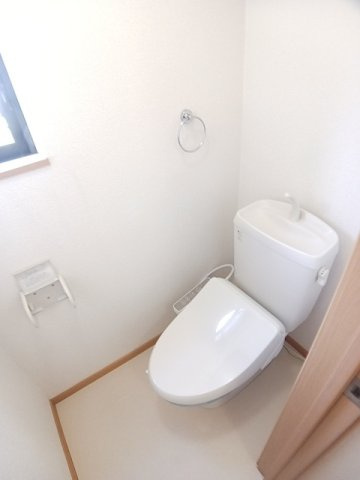 ラシーヌⅢ四番館のトイレ|コンパクトで使いやすいトイレです