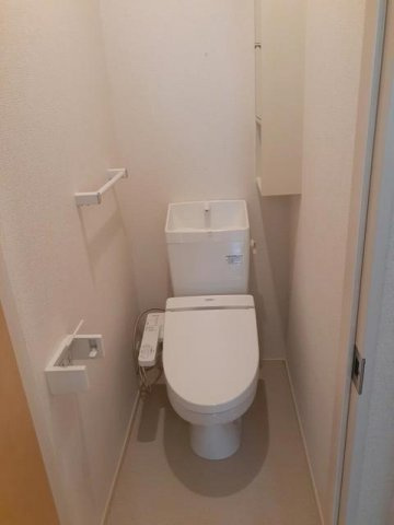 トイロ・明のトイレ|ゆったりとした空間のトイレです
